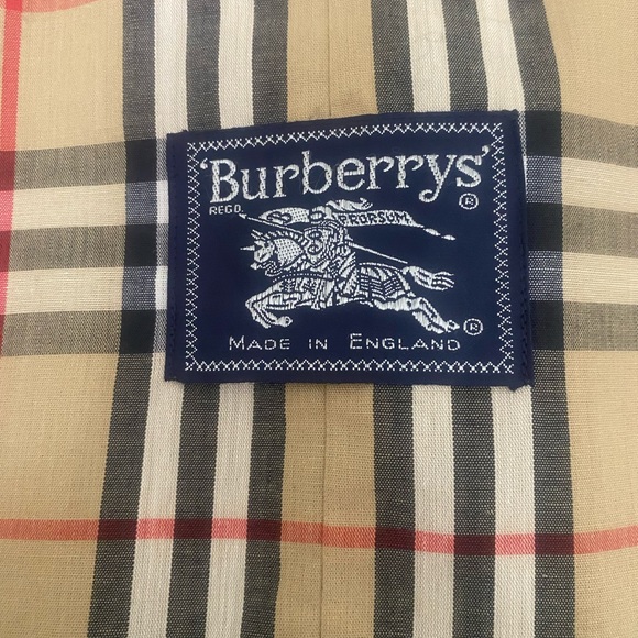 Burberry Trench Coat - Picture 8 of 17